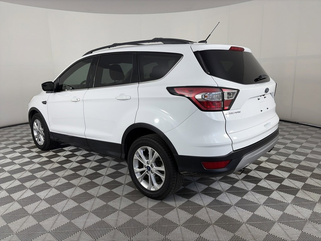 Certified 2018 Ford Escape SE image 5