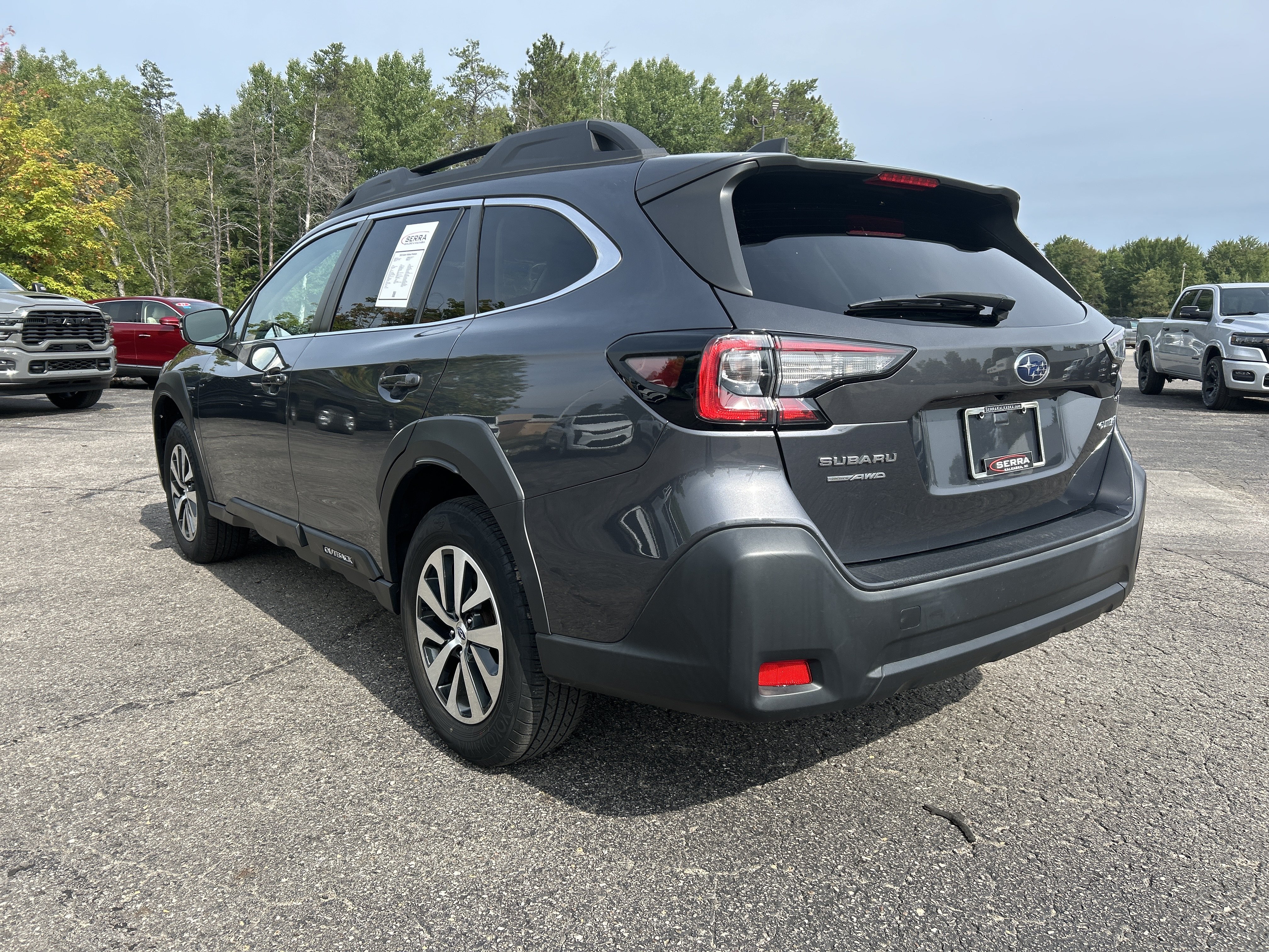 Used 2023 Subaru Outback Premium AWD/4WD image 5