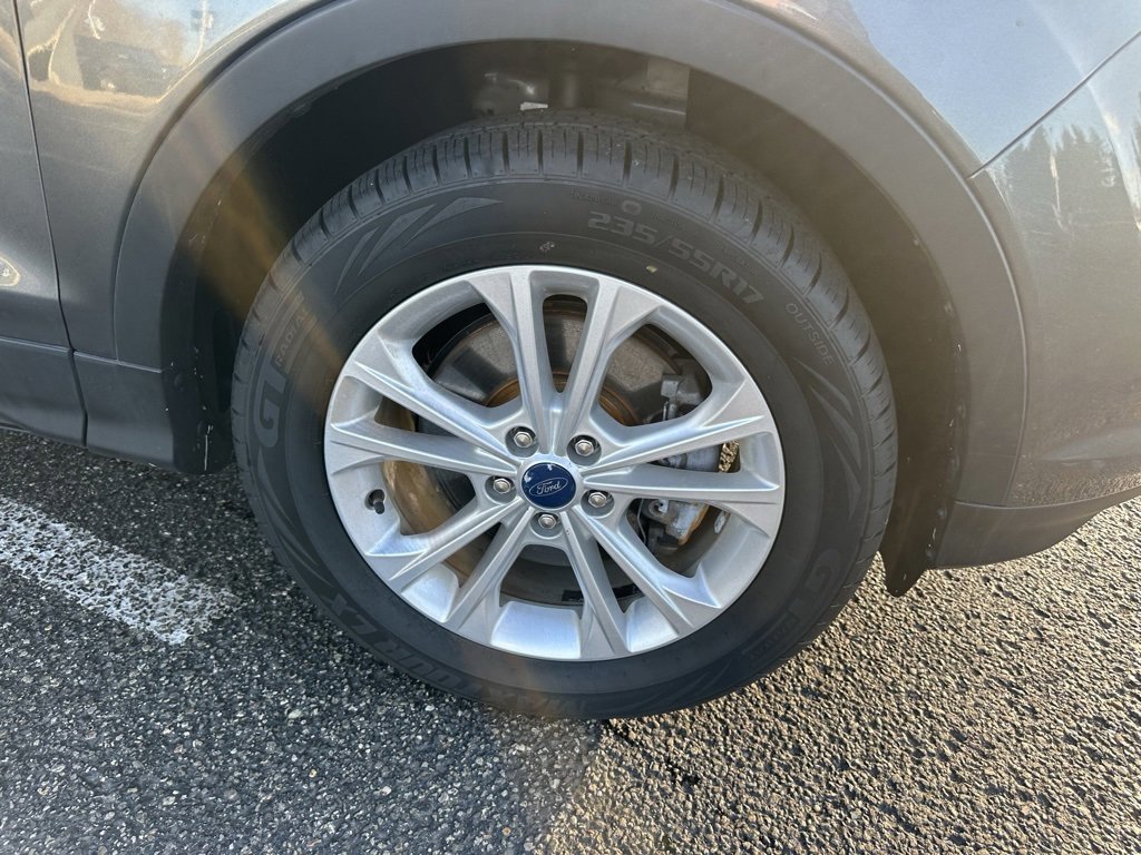 Certified 2019 Ford Escape SEL image 35