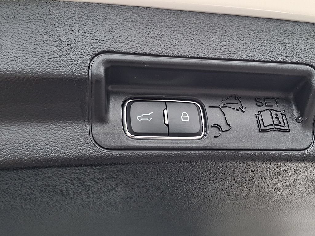 Certified 2025 Ford Explorer ST AWD/4WD image 32