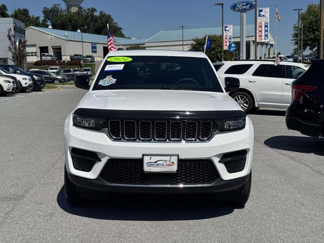 Used 2024 Jeep Grand Cherokee Laredo X AWD/4WD image 6