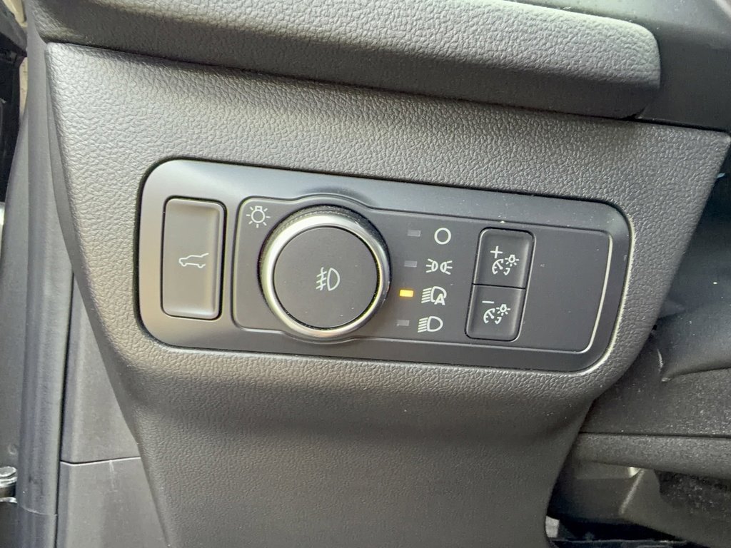 Certified 2022 Ford Escape SEL image 28