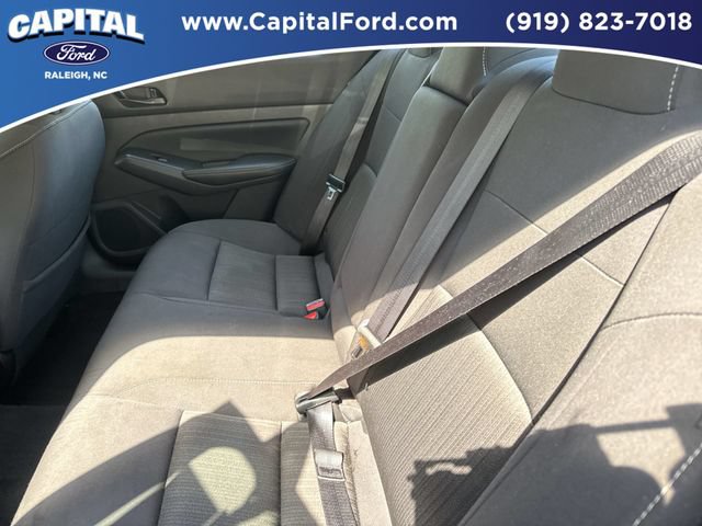 Used 2025 Nissan Altima 2.5 SV FWD image 18