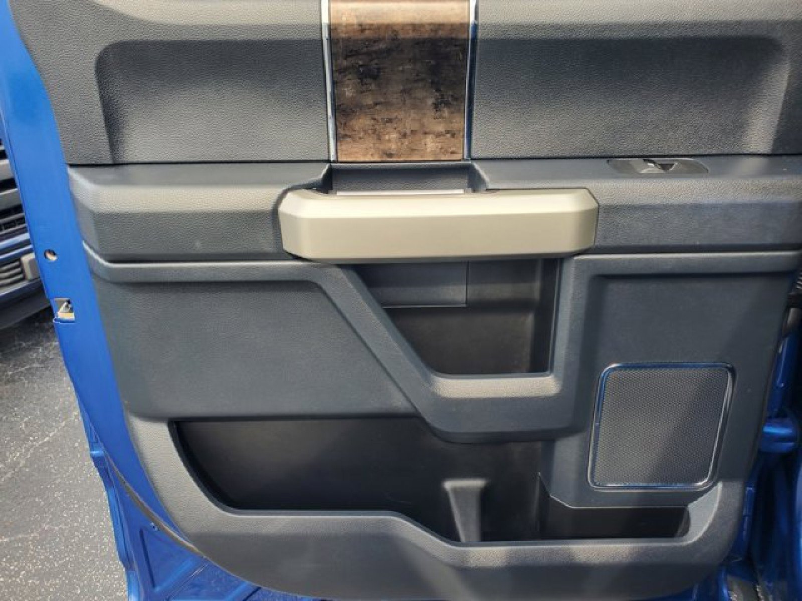 Certified 2022 Ford F250 Lariat w/ Tremor Off-Road Package image 30