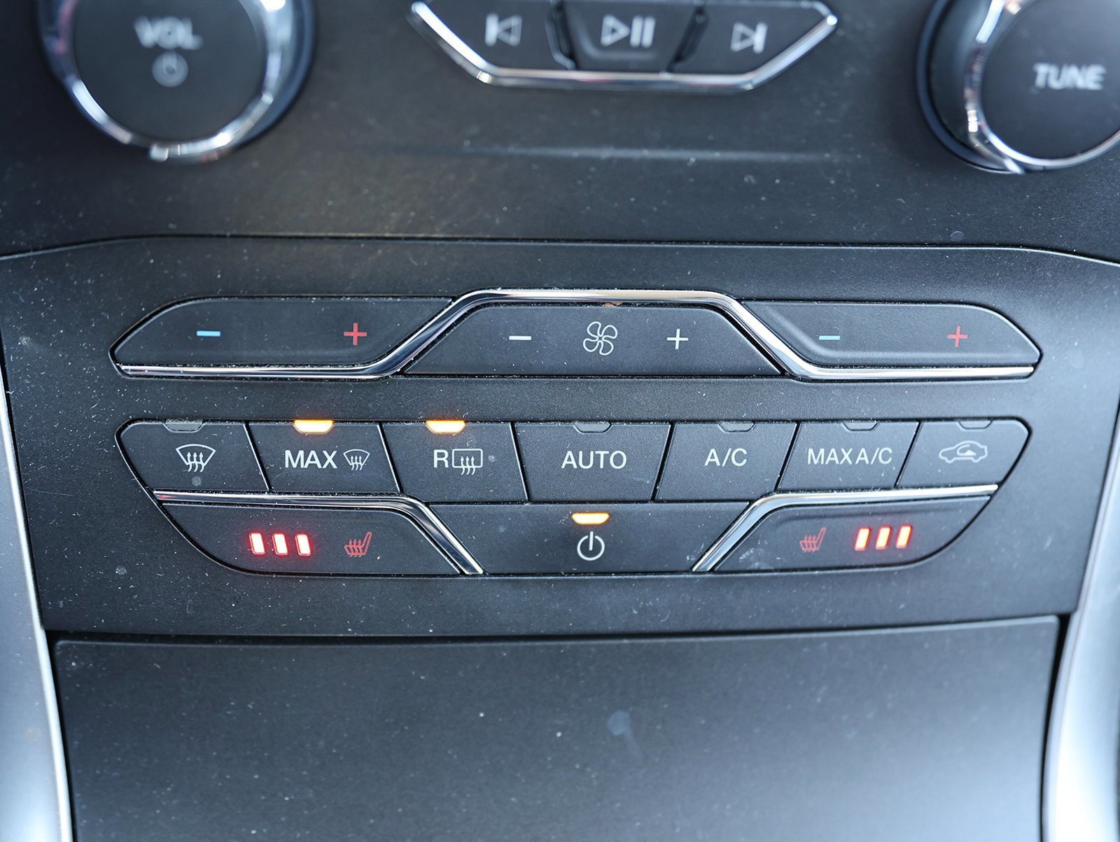 Certified 2019 Ford Edge SEL w/ Equipment Group 201A image 30