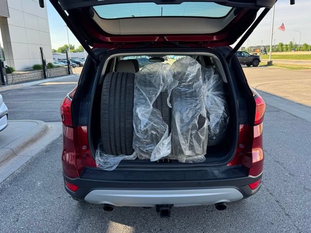 Certified 2019 Ford Escape Titanium w/ U9j03 - Titanium Tow Package AWD/4WD image 37