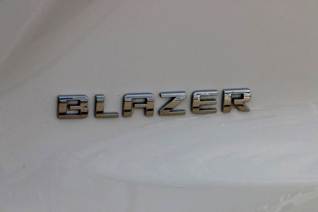 Used 2025 Chevrolet Blazer LT image 9