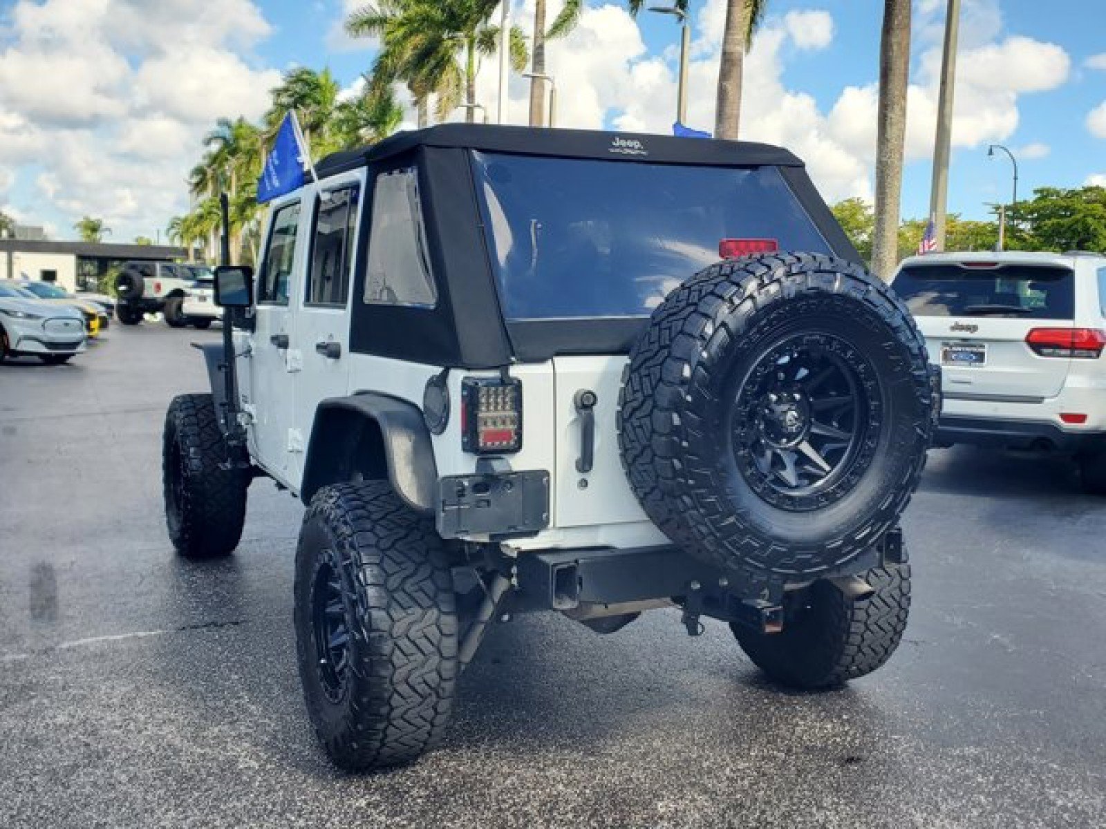 Used 2017 Jeep Wrangler Unlimited Sport w/ Mopar Black Appearance Group image 5