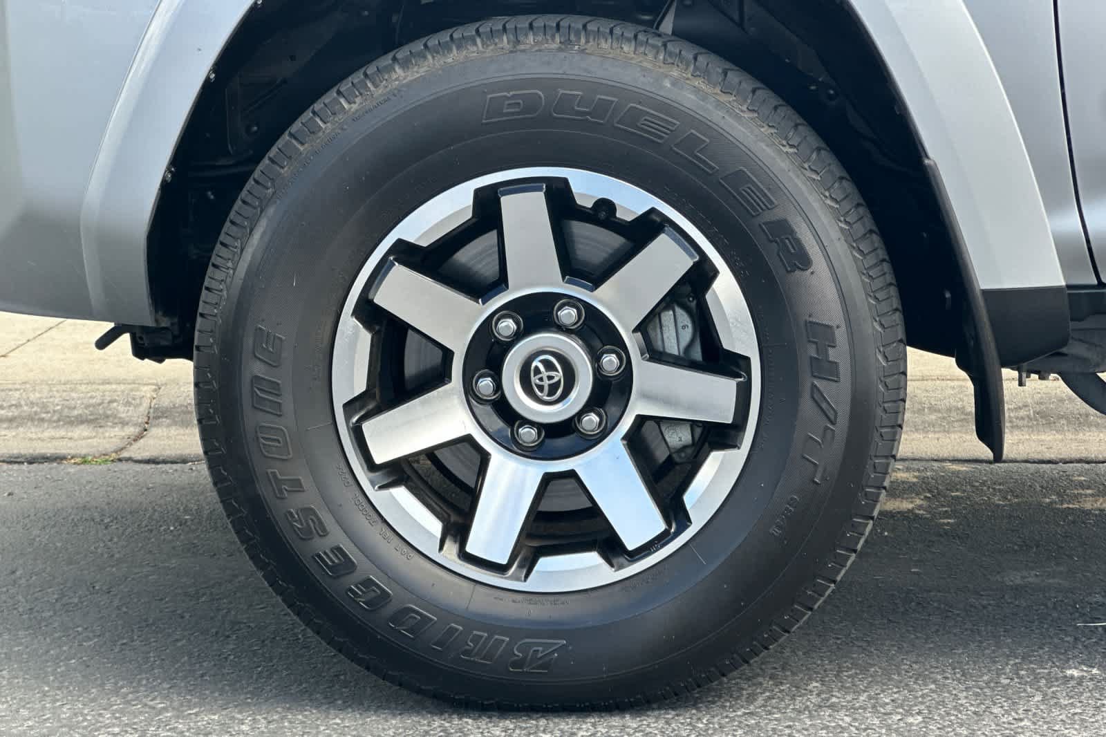 Used 2024 Toyota 4Runner TRD Off-Road Premium w/ Off Road Premium Plus Package AWD/4WD image 27