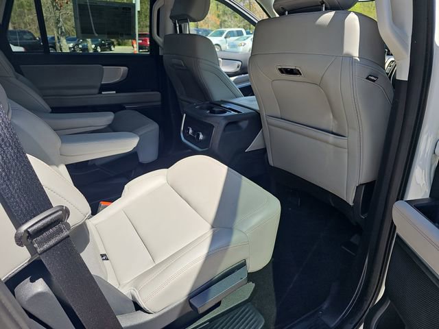 Certified 2025 Ford Expedition Active image 11