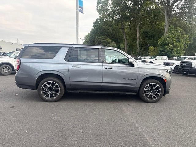 Used 2022 Chevrolet Suburban RST w/ Luxury Package AWD/4WD image 8