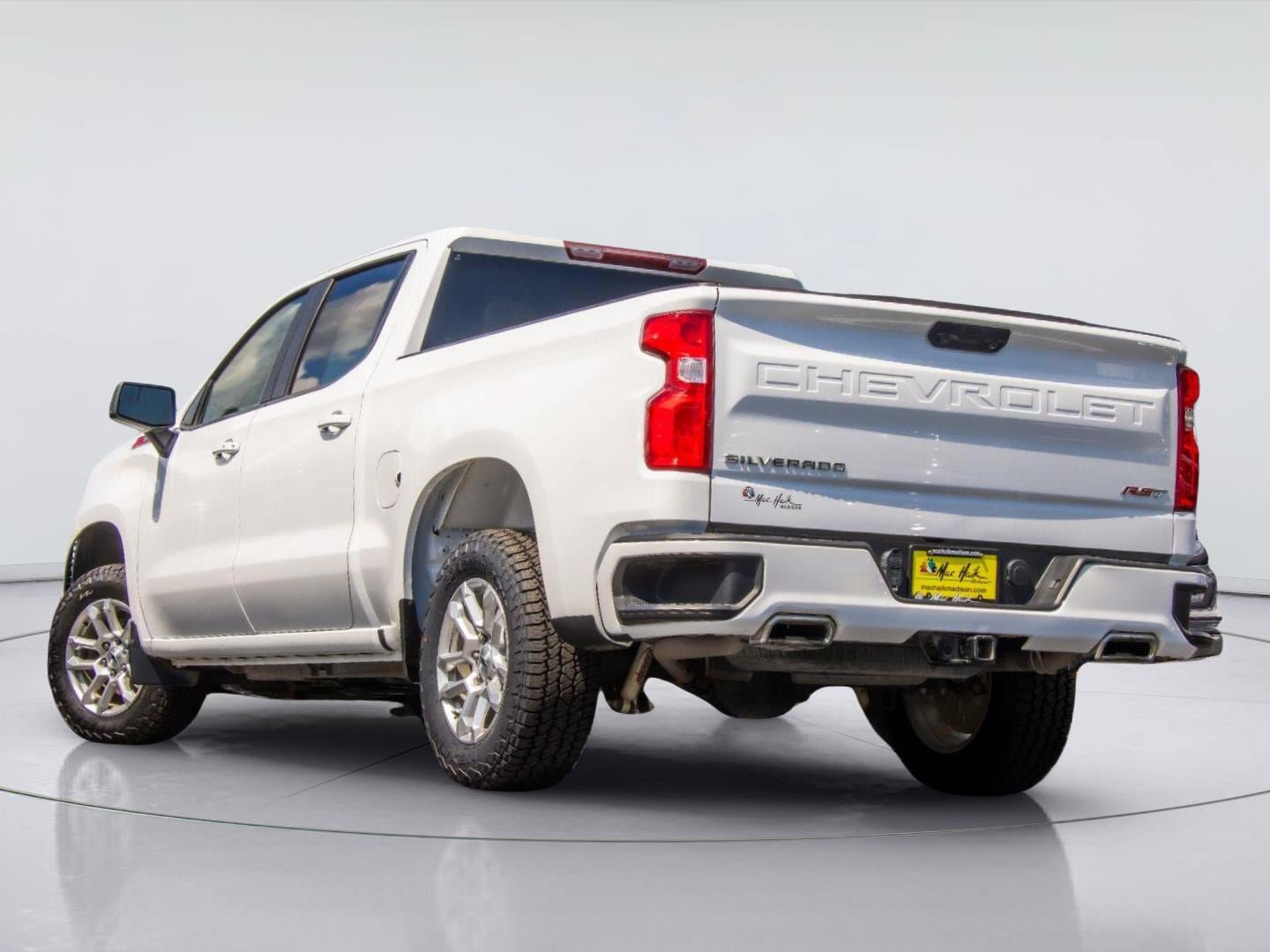 Used 2023 Chevrolet Silverado 1500 RST w/ Z71 Off-Road Package AWD/4WD image 3