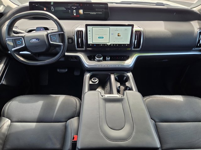 Certified 2025 Ford Expedition Platinum AWD/4WD image 13