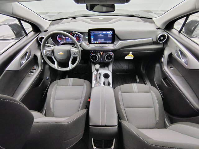 Used 2024 Chevrolet Blazer LT w/ Convenience Package AWD/4WD image 2