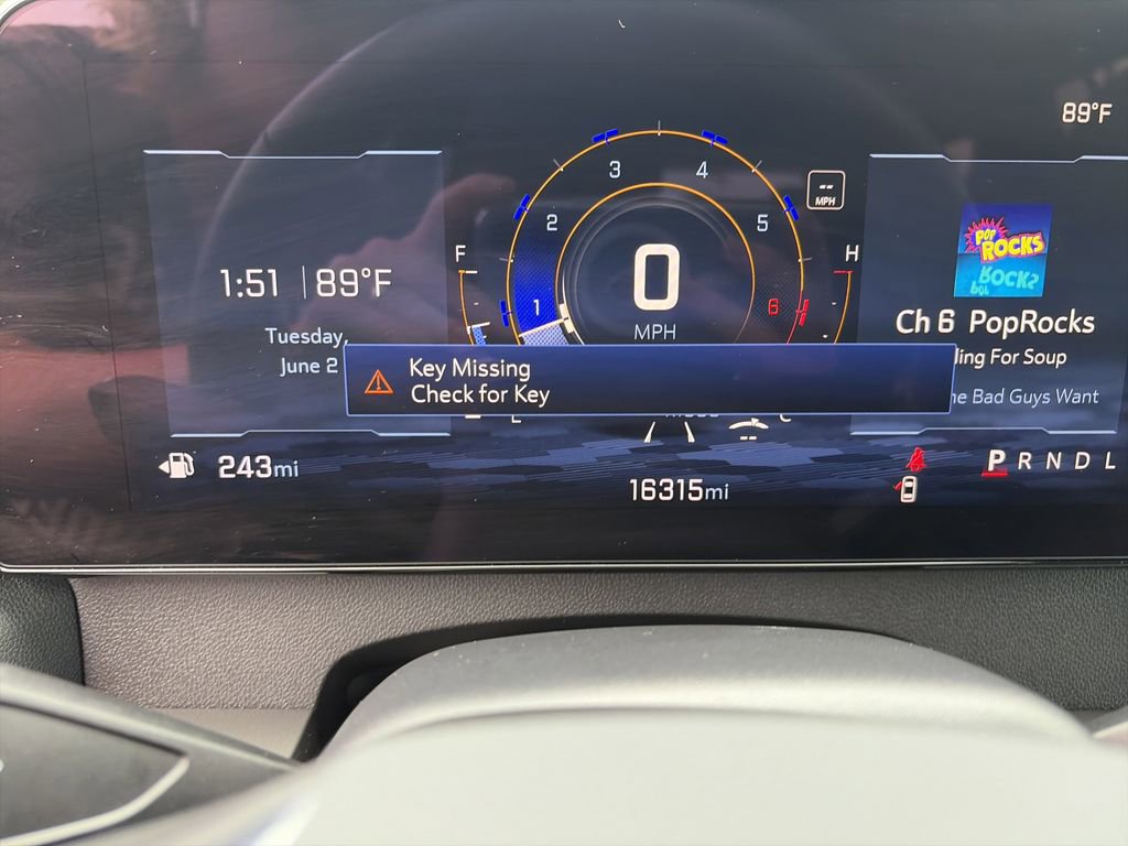 Used 2025 Chevrolet Traverse LT w/ Driver Confidence Package FWD image 38
