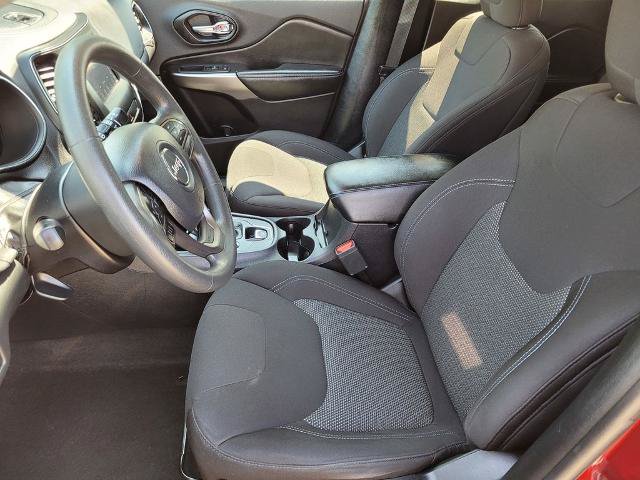 Used 2020 Jeep Cherokee Latitude FWD image 16