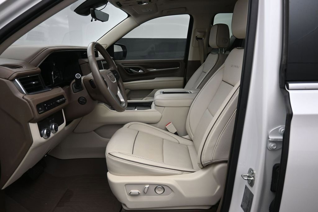Used 2021 GMC Yukon XL Denali w/ Denali Premium Package RWD image 21