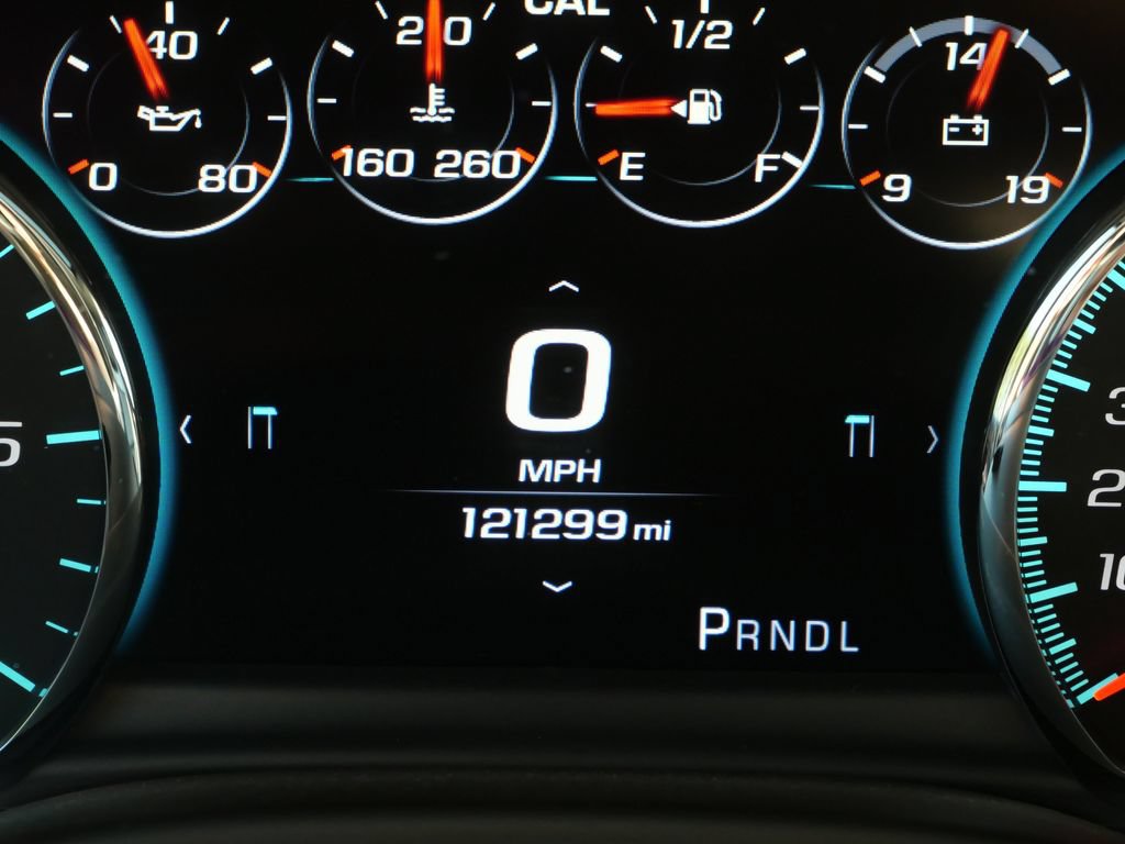 Used 2018 Chevrolet Suburban Premier AWD/4WD image 24