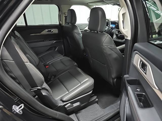 Certified 2025 Ford Explorer Active w/ Active Comfort Package AWD/4WD image 19