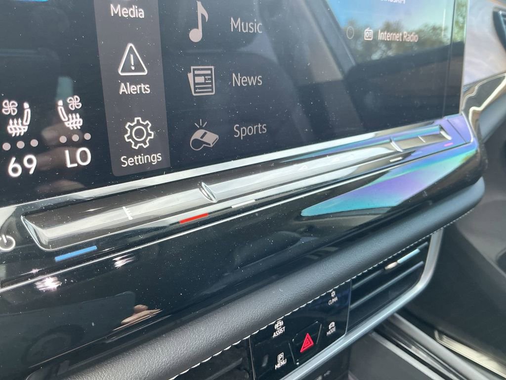 Used 2024 Volkswagen Atlas SE image 17