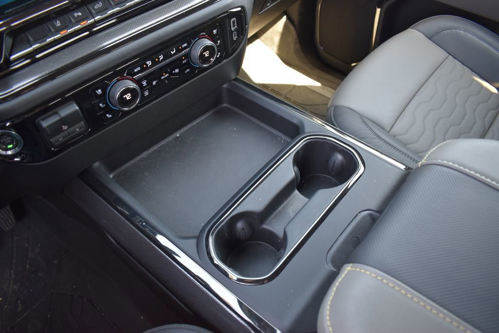 Used 2024 Chevrolet Silverado 2500 ZR2 w/ Technology Package image 13