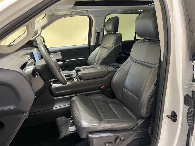 Certified 2025 Ford Expedition Active AWD/4WD image 19