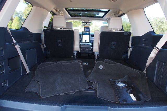 Certified 2024 Ford Expedition Limited AWD/4WD image 19