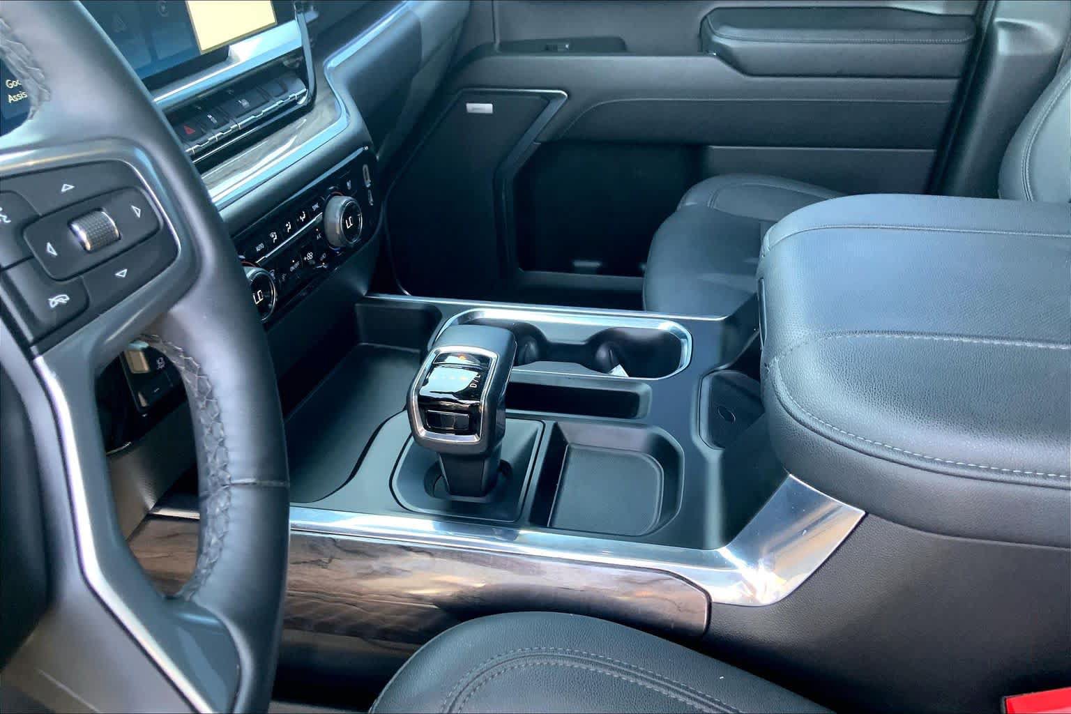 Used 2024 Chevrolet Silverado 1500 LTZ w/ LTZ Convenience Package II RWD image 17