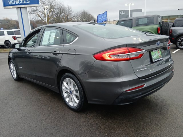 Certified 2019 Ford Fusion SE image 2