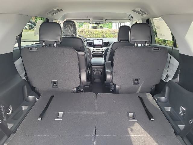 Certified 2024 Ford Explorer XLT w/ Equipment Group 202A image 10