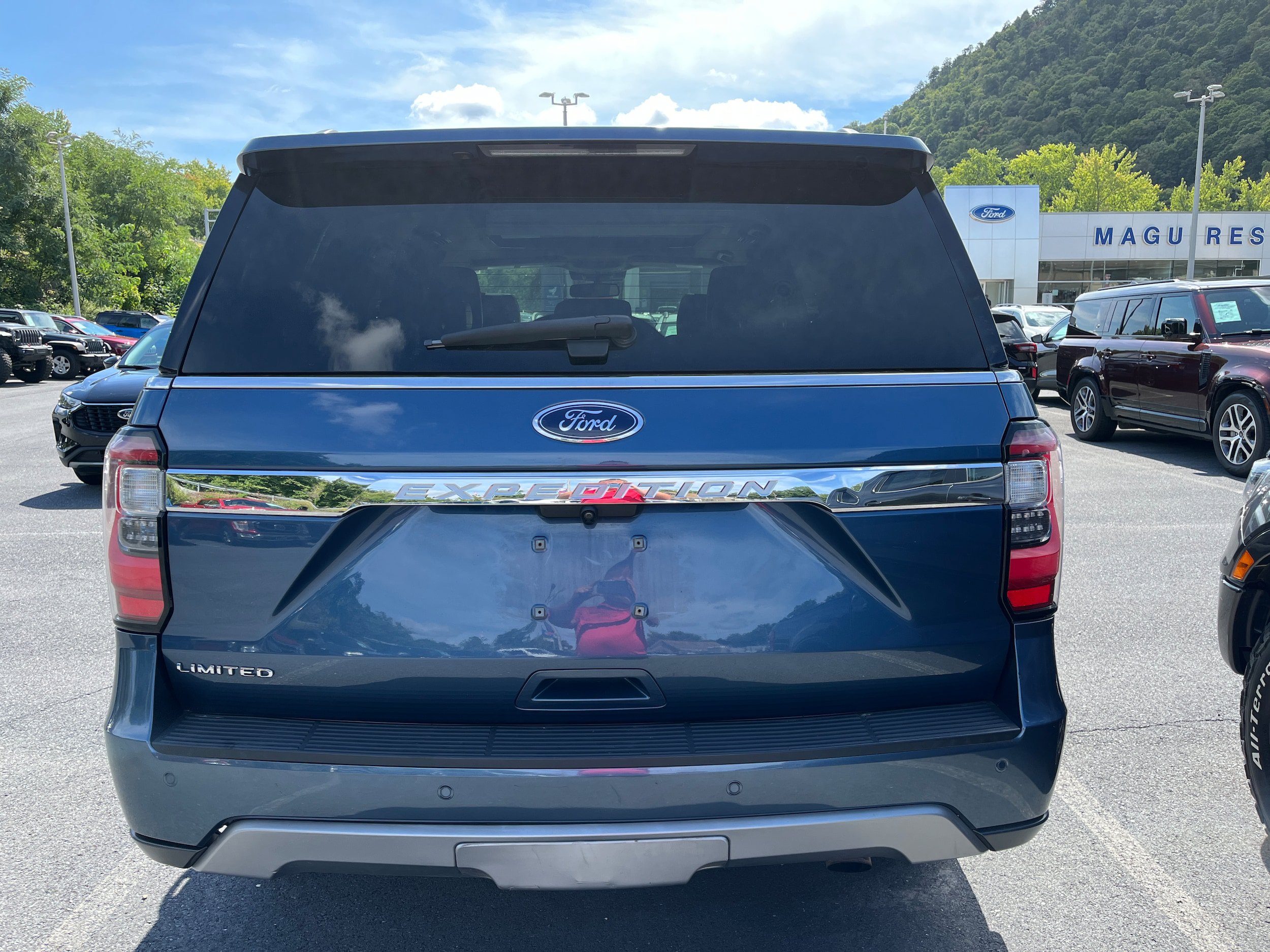 Certified 2019 Ford Expedition Limited w/ Equipment Group 301A AWD/4WD image 7