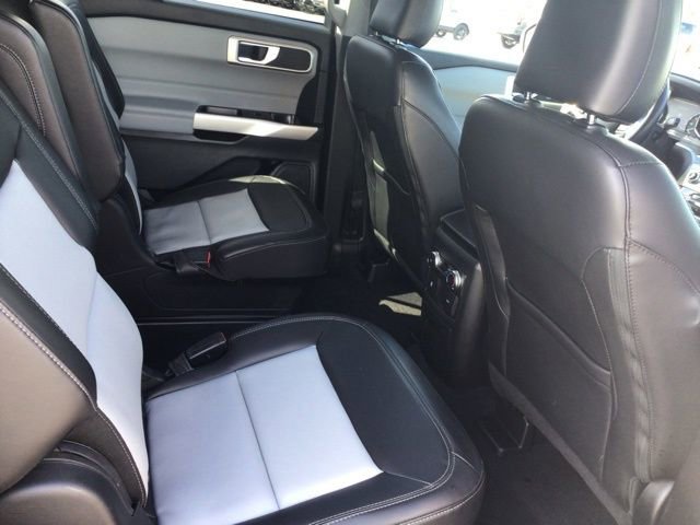 Certified 2022 Ford Explorer XLT w/ Equipment Group 202A AWD/4WD image 22