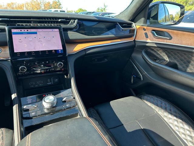 Used 2022 Jeep Grand Cherokee Summit AWD/4WD image 18