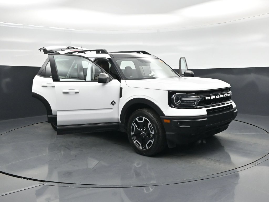 Certified 2023 Ford Bronco Sport Outer Banks w/ Tech Package AWD/4WD image 28