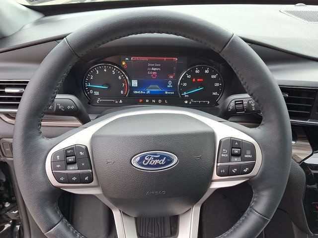 Certified 2023 Ford Explorer Limited w/ Limited Technology Package AWD/4WD image 16