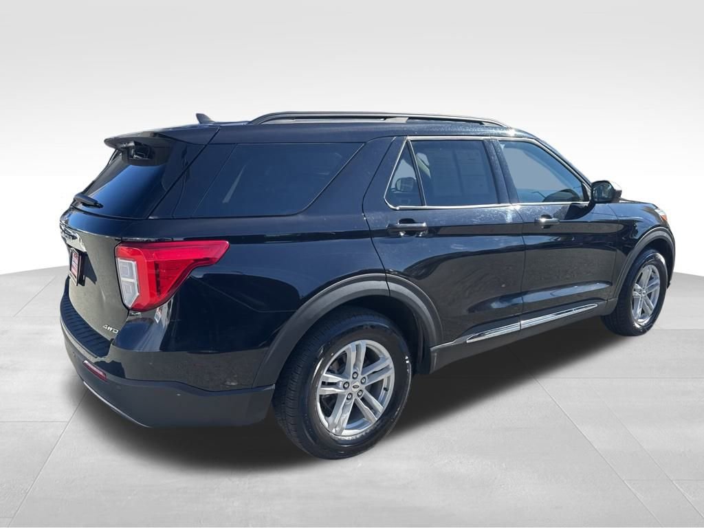Certified 2024 Ford Explorer XLT w/ Equipment Group 202A image 7