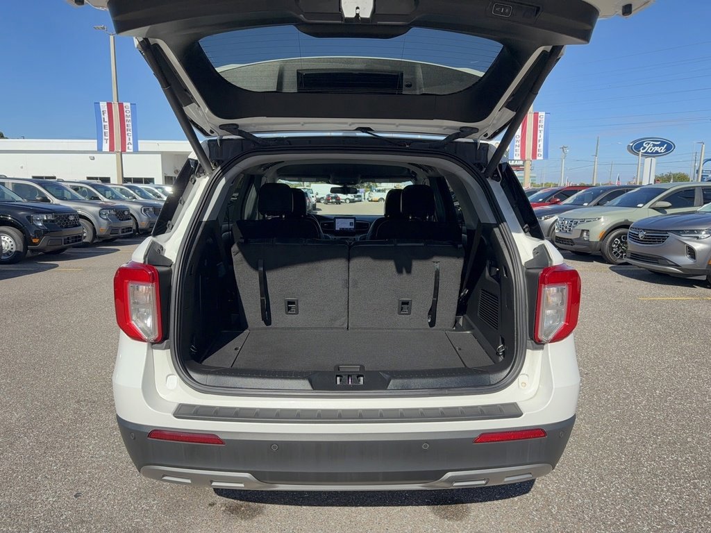 Certified 2022 Ford Explorer XLT w/ Equipment Group 202A image 7