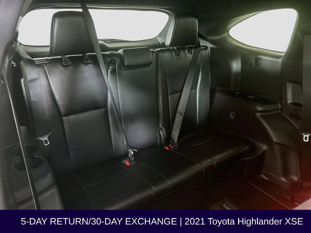 Used 2021 Toyota Highlander XSE AWD/4WD image 32