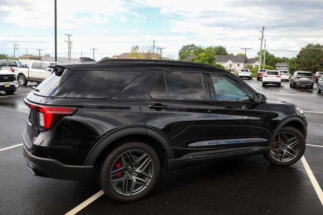 Certified 2025 Ford Explorer ST AWD/4WD image 8