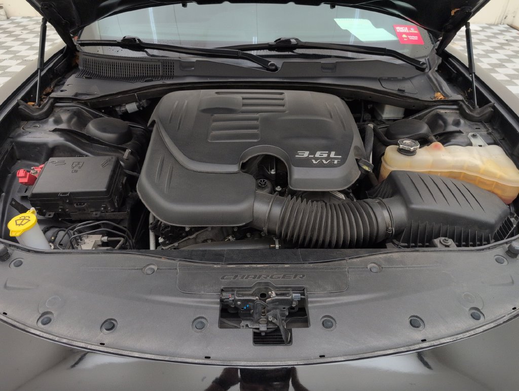 Used 2021 Dodge Charger SXT w/ Leather Interior Group RWD image 36
