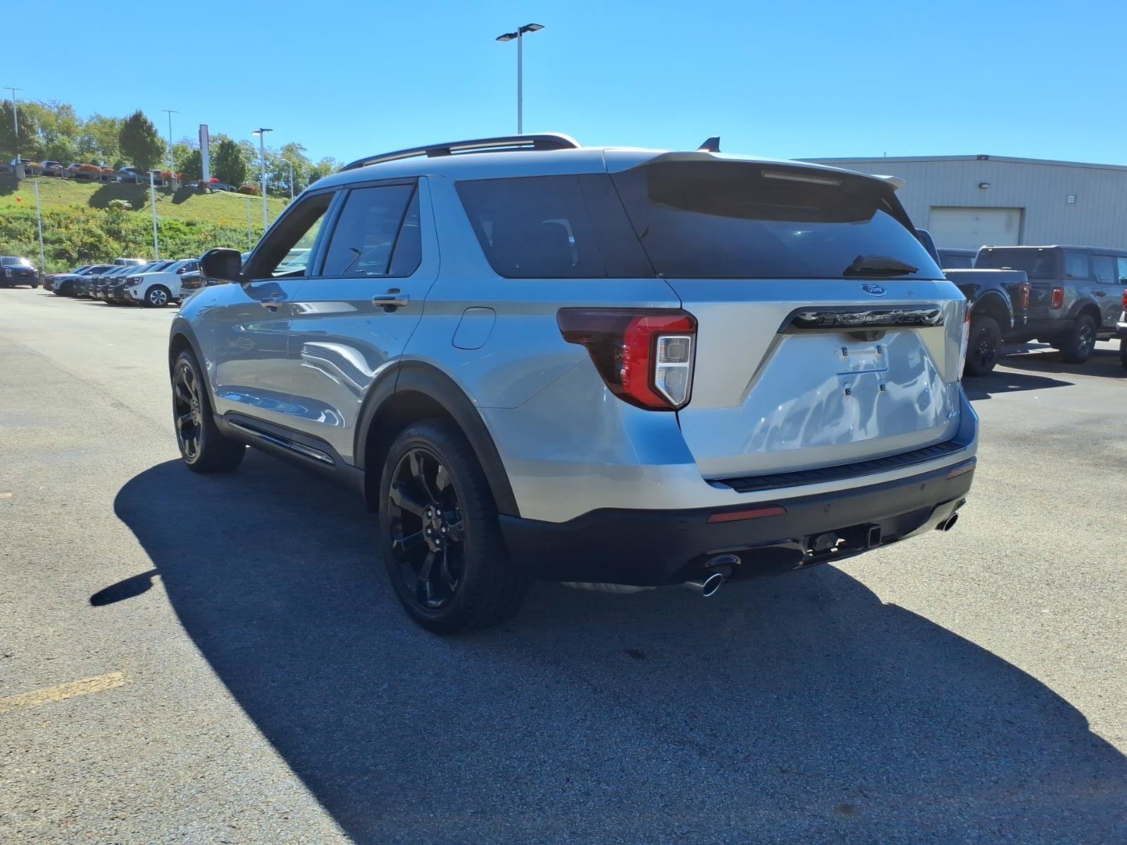 Certified 2023 Ford Explorer ST-Line w/ Class IV Trailer Tow Package AWD/4WD image 4
