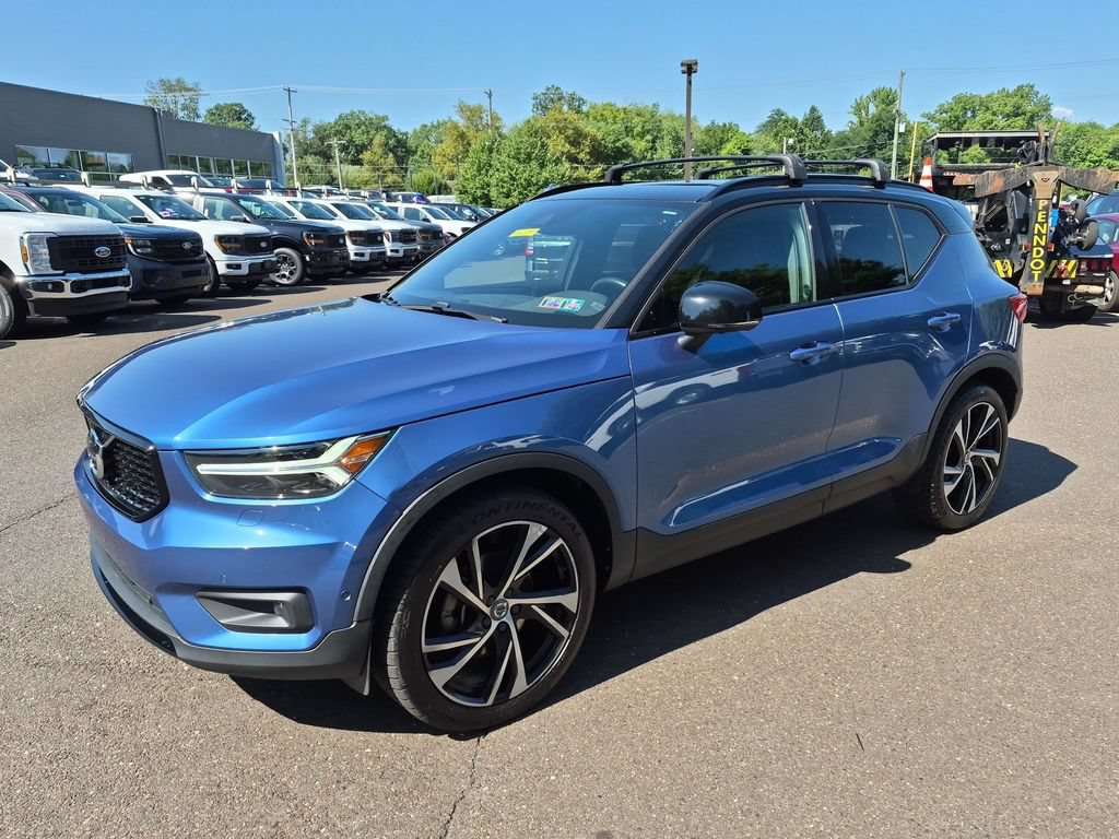 Used 2020 Volvo XC40 T5 R-Design w/ Protection Package Premier AWD/4WD image 2