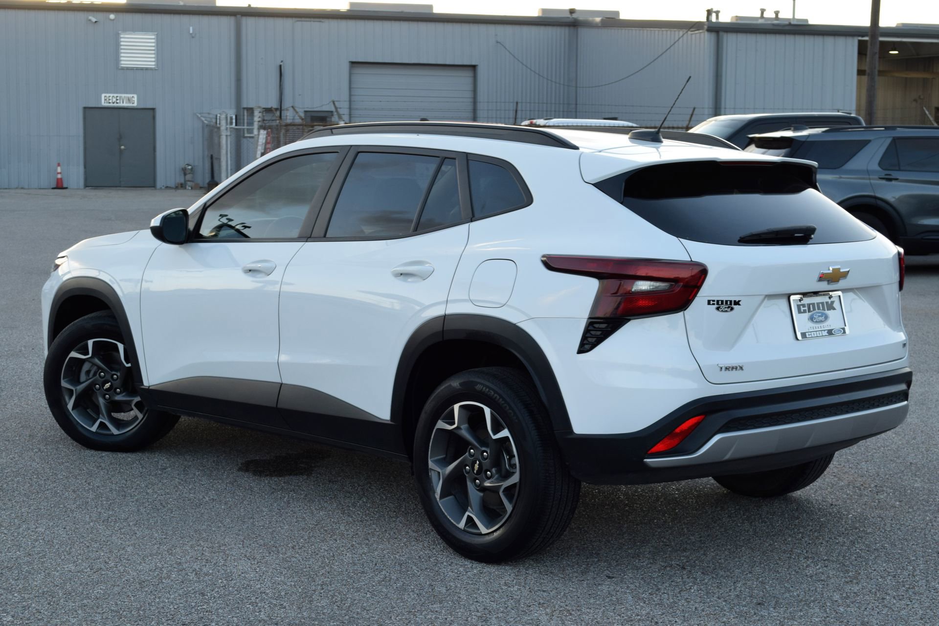 Used 2024 Chevrolet Trax LT w/ Sunroof Package image 4