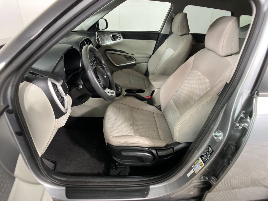 Used 2023 Kia Soul LX w/ LX Technology Package image 29