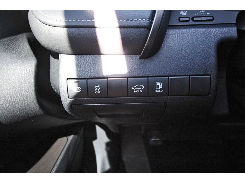 Used 2024 Toyota Camry SE image 22