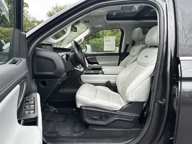 Certified 2025 Ford Expedition Max Platinum w/ Driver's Package AWD/4WD image 19