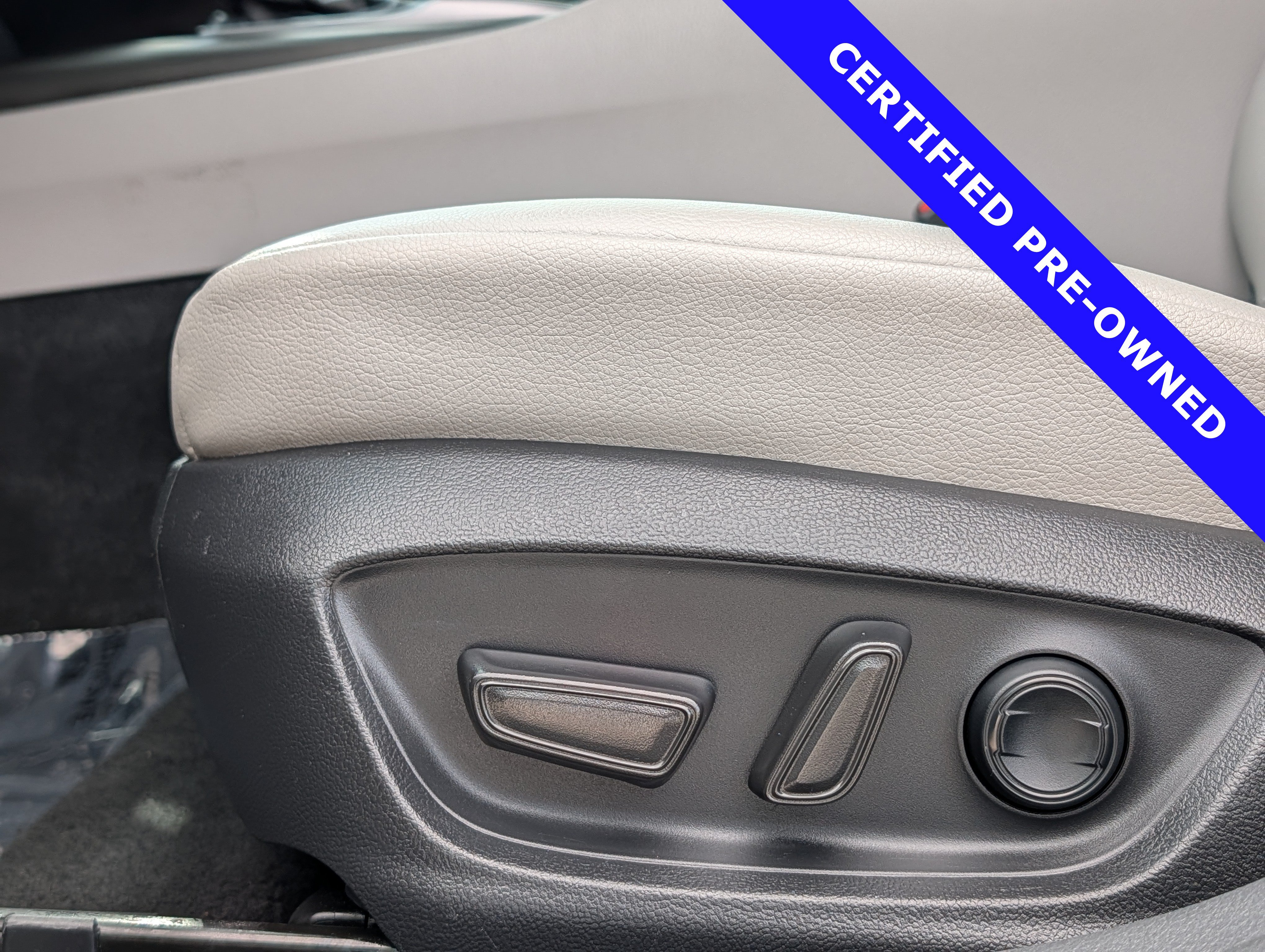 Used 2022 Toyota Camry SE FWD image 21