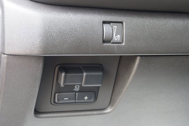 Used 2024 Chevrolet Colorado Z71 w/ Z71 Convenience Package 2 image 20