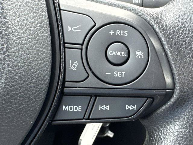Used 2021 Toyota RAV4 LE AWD/4WD image 27