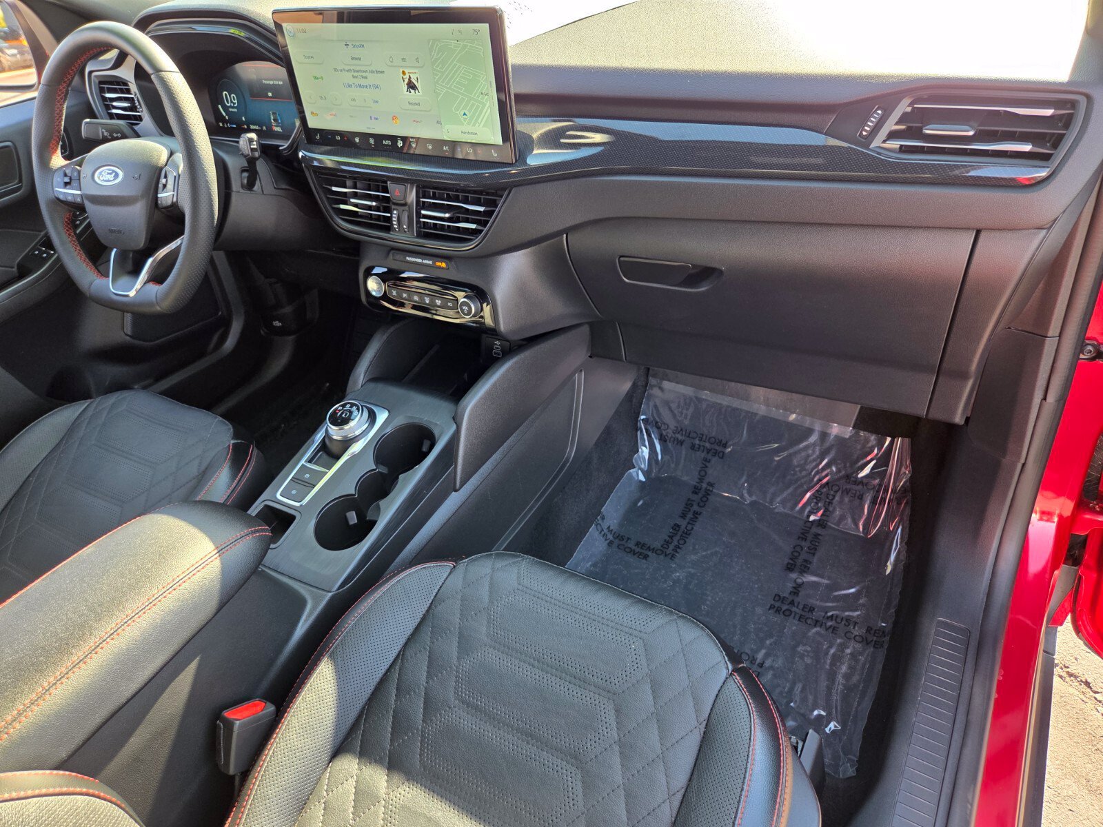 Certified 2024 Ford Escape ST-Line Elite w/ Premium Technology Package AWD/4WD image 17